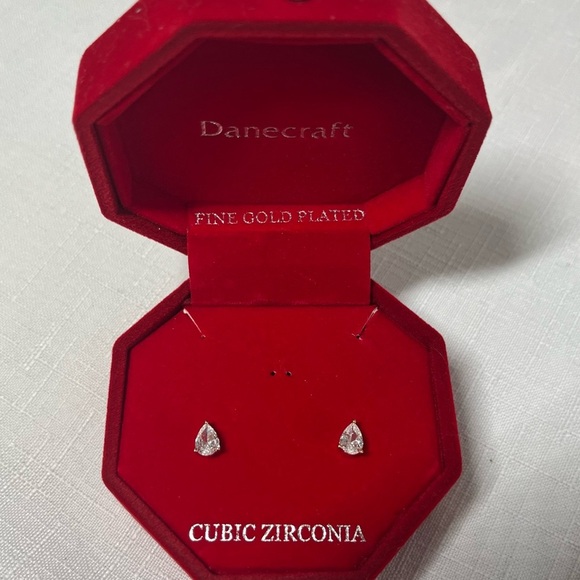 Danecraft Fine Gold Plated Cubic Zirconia Earrings. Box incl - lights up! New - Picture 3 of 3